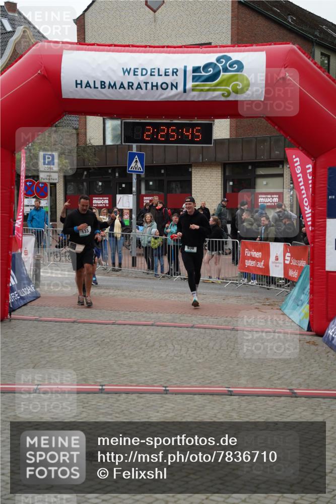 04.05.2025 - 8. Wedeler Halbmarathon Felixshl http://msf.ph/oto/7836710 04.05.2025 12:25:42 Ziel 41, 129, 133, 938 meine-sportfotos.de
