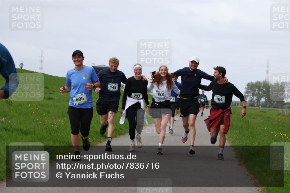04.05.2025 - 8. Wedeler Halbmarathon Yannick Fuchs http://msf.ph/oto/7836716 04.05.2025 11:45:45 Laufen 148, 605, 232, 928, 216, 104 meine-sportfotos.de