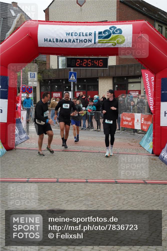 04.05.2025 - 8. Wedeler Halbmarathon Felixshl http://msf.ph/oto/7836723 04.05.2025 12:25:44 Ziel 41, 129, 133, 938 meine-sportfotos.de