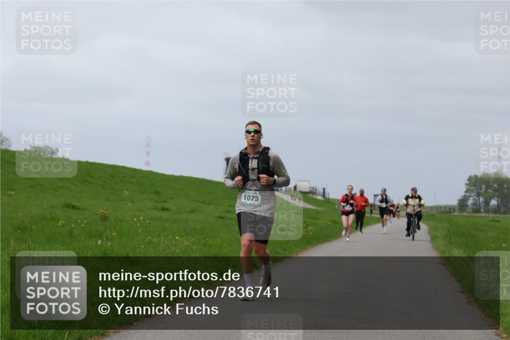 04.05.2025 - 8. Wedeler Halbmarathon Yannick Fuchs http://msf.ph/oto/7836741 04.05.2025 11:59:49 Laufen 1075 meine-sportfotos.de