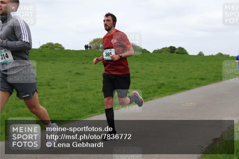 04.05.2025 - 8. Wedeler Halbmarathon Lena Gebhardt http://msf.ph/oto/7836772 04.05.2025 11:31:49 Laufen 314, 365 meine-sportfotos.de