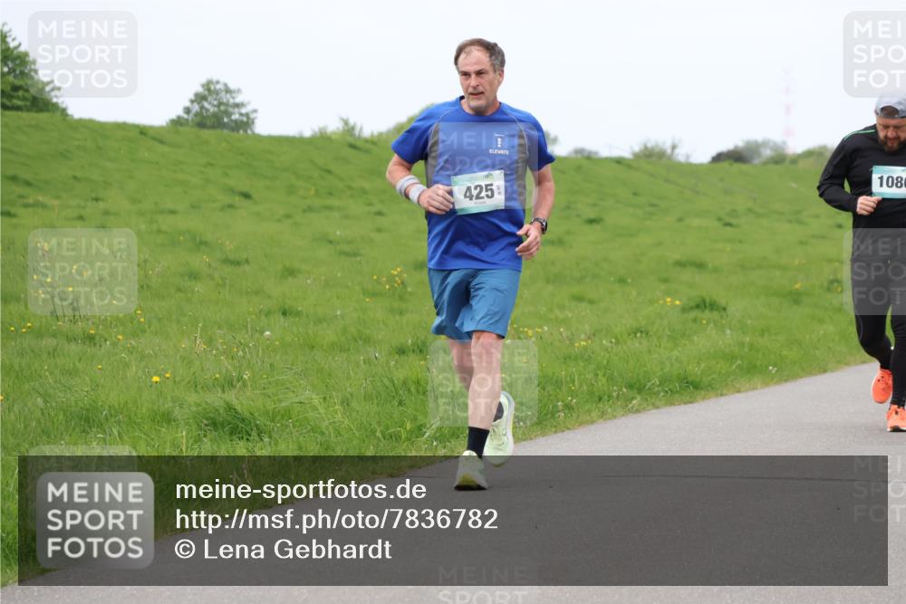 04.05.2025 - 8. Wedeler Halbmarathon Lena Gebhardt http://msf.ph/oto/7836782 04.05.2025 11:31:51 Laufen 1080, 425 meine-sportfotos.de