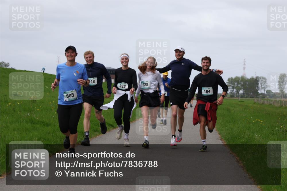 04.05.2025 - 8. Wedeler Halbmarathon Yannick Fuchs http://msf.ph/oto/7836788 04.05.2025 11:45:47 Laufen 605, 48, 232, 928, 104 meine-sportfotos.de