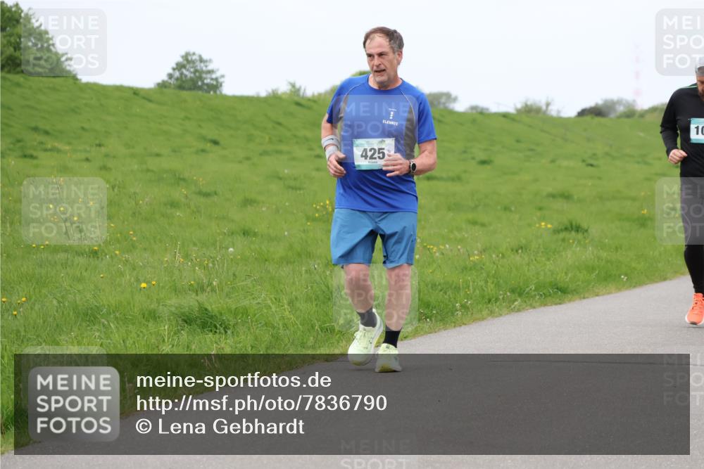 04.05.2025 - 8. Wedeler Halbmarathon Lena Gebhardt http://msf.ph/oto/7836790 04.05.2025 11:31:51 Laufen 10, 425 meine-sportfotos.de