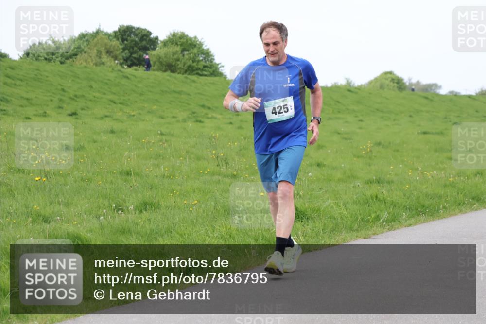 04.05.2025 - 8. Wedeler Halbmarathon Lena Gebhardt http://msf.ph/oto/7836795 04.05.2025 11:31:52 Laufen 425 meine-sportfotos.de