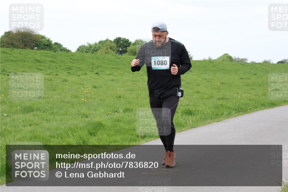 04.05.2025 - 8. Wedeler Halbmarathon Lena Gebhardt http://msf.ph/oto/7836820 04.05.2025 11:31:56 Laufen 1080 meine-sportfotos.de
