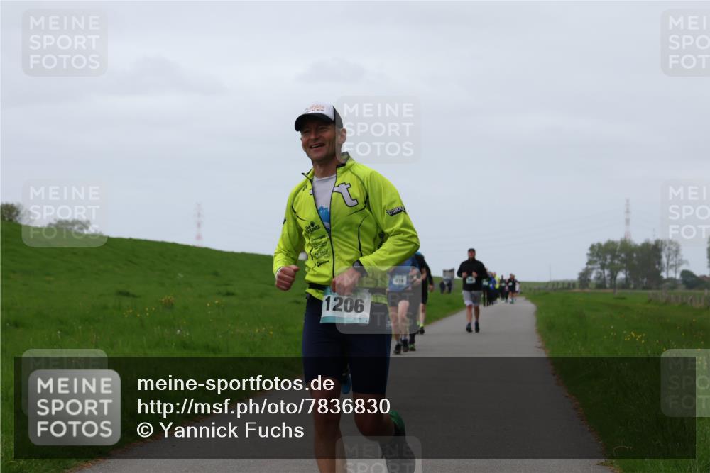 04.05.2025 - 8. Wedeler Halbmarathon Yannick Fuchs http://msf.ph/oto/7836830 04.05.2025 11:24:12 Laufen 1206 meine-sportfotos.de