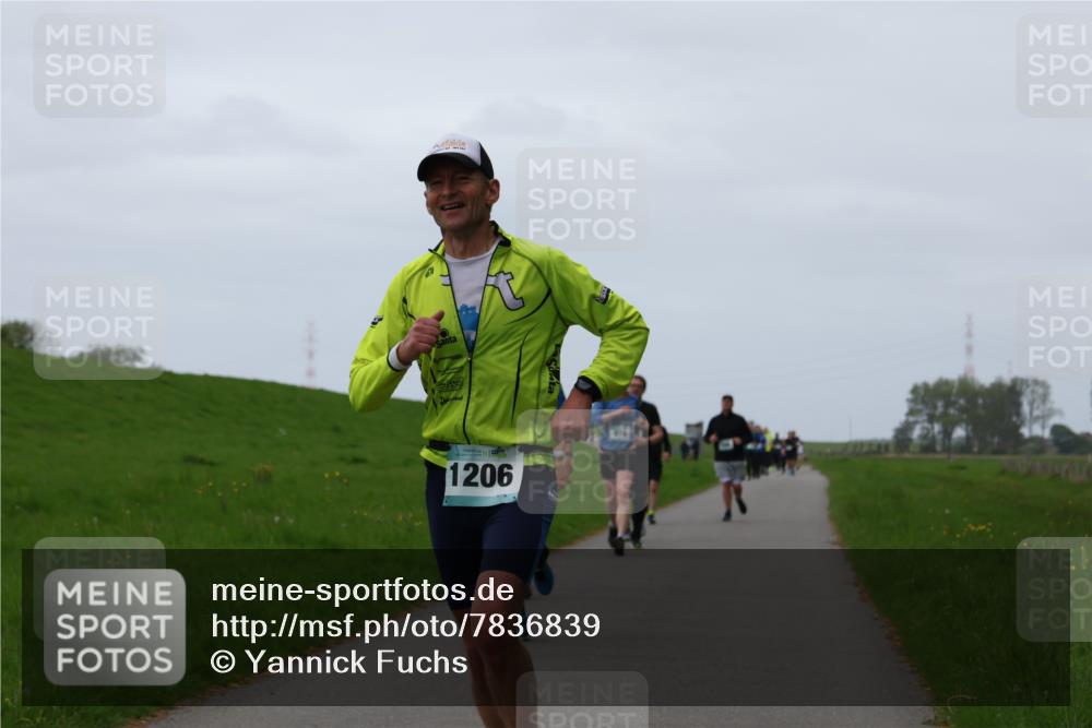 04.05.2025 - 8. Wedeler Halbmarathon Yannick Fuchs http://msf.ph/oto/7836839 04.05.2025 11:24:12 Laufen 1206 meine-sportfotos.de