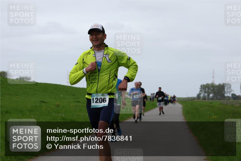 04.05.2025 - 8. Wedeler Halbmarathon Yannick Fuchs http://msf.ph/oto/7836841 04.05.2025 11:24:12 Laufen 1206 meine-sportfotos.de