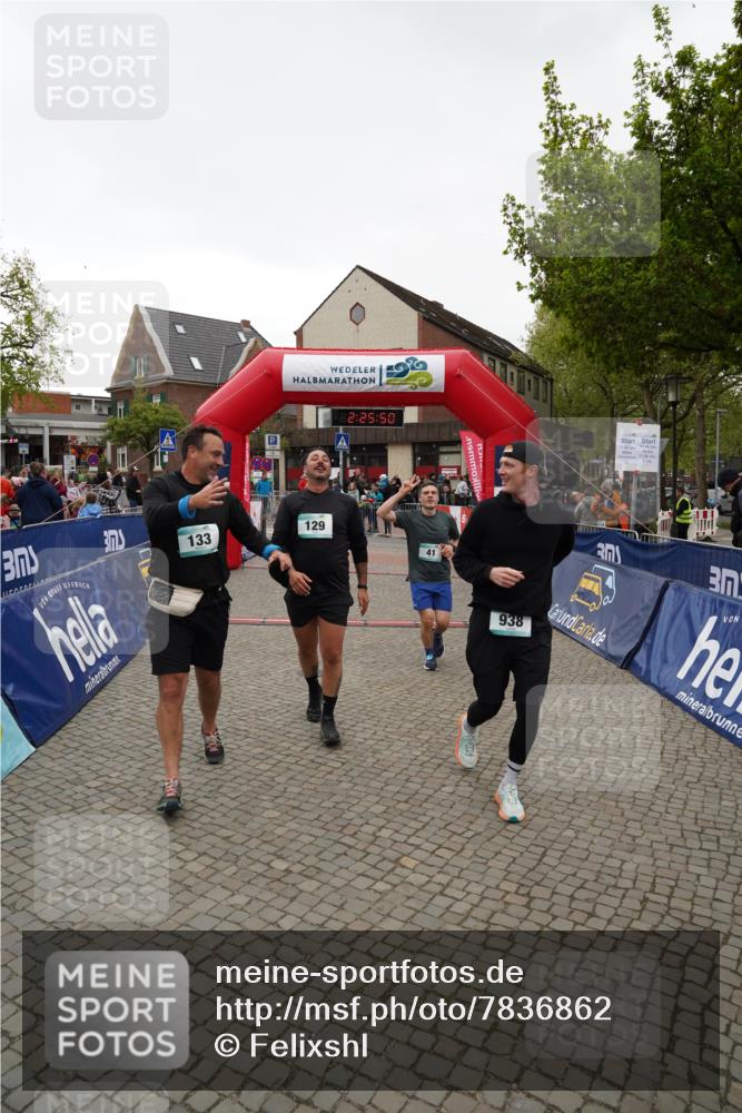 04.05.2025 - 8. Wedeler Halbmarathon Felixshl http://msf.ph/oto/7836862 04.05.2025 12:25:48 Ziel 41, 129, 133, 938 meine-sportfotos.de