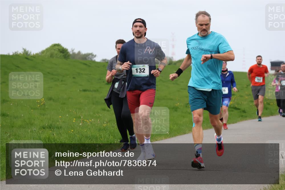 04.05.2025 - 8. Wedeler Halbmarathon Lena Gebhardt http://msf.ph/oto/7836874 04.05.2025 11:32:15 Laufen 132, 39, 302 meine-sportfotos.de