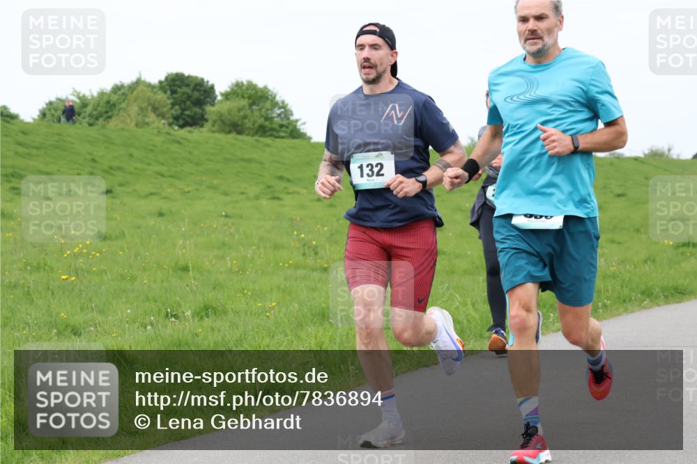 04.05.2025 - 8. Wedeler Halbmarathon Lena Gebhardt http://msf.ph/oto/7836894 04.05.2025 11:32:17 Laufen 132 meine-sportfotos.de