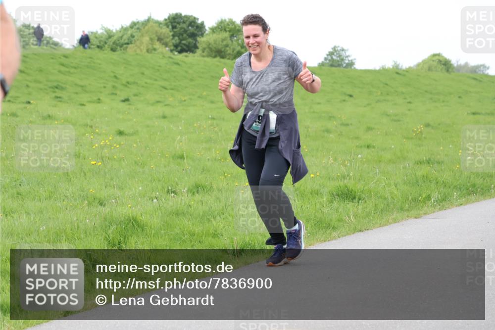 04.05.2025 - 8. Wedeler Halbmarathon Lena Gebhardt http://msf.ph/oto/7836900 04.05.2025 11:32:18 Laufen  meine-sportfotos.de
