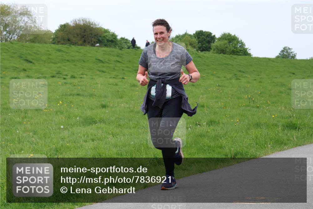 04.05.2025 - 8. Wedeler Halbmarathon Lena Gebhardt http://msf.ph/oto/7836921 04.05.2025 11:32:20 Laufen  meine-sportfotos.de