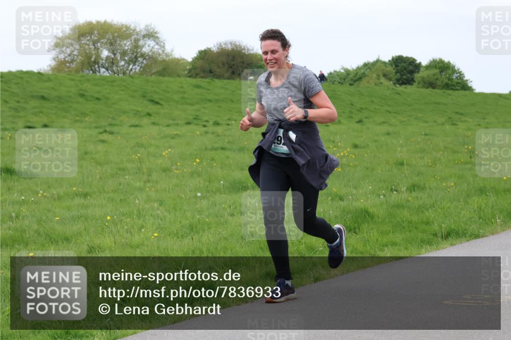 04.05.2025 - 8. Wedeler Halbmarathon Lena Gebhardt http://msf.ph/oto/7836933 04.05.2025 11:32:20 Laufen 67 meine-sportfotos.de
