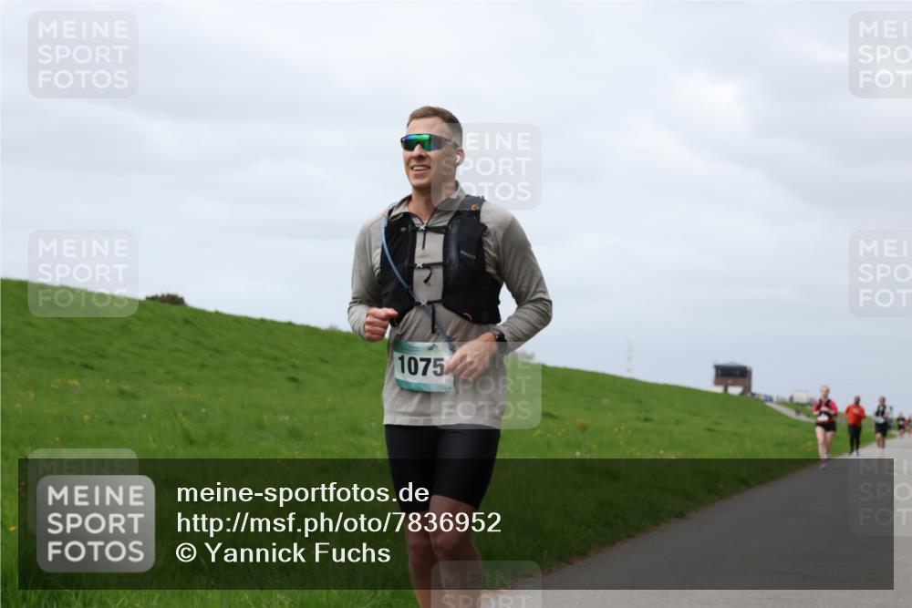 04.05.2025 - 8. Wedeler Halbmarathon Yannick Fuchs http://msf.ph/oto/7836952 04.05.2025 11:59:54 Laufen 1075 meine-sportfotos.de