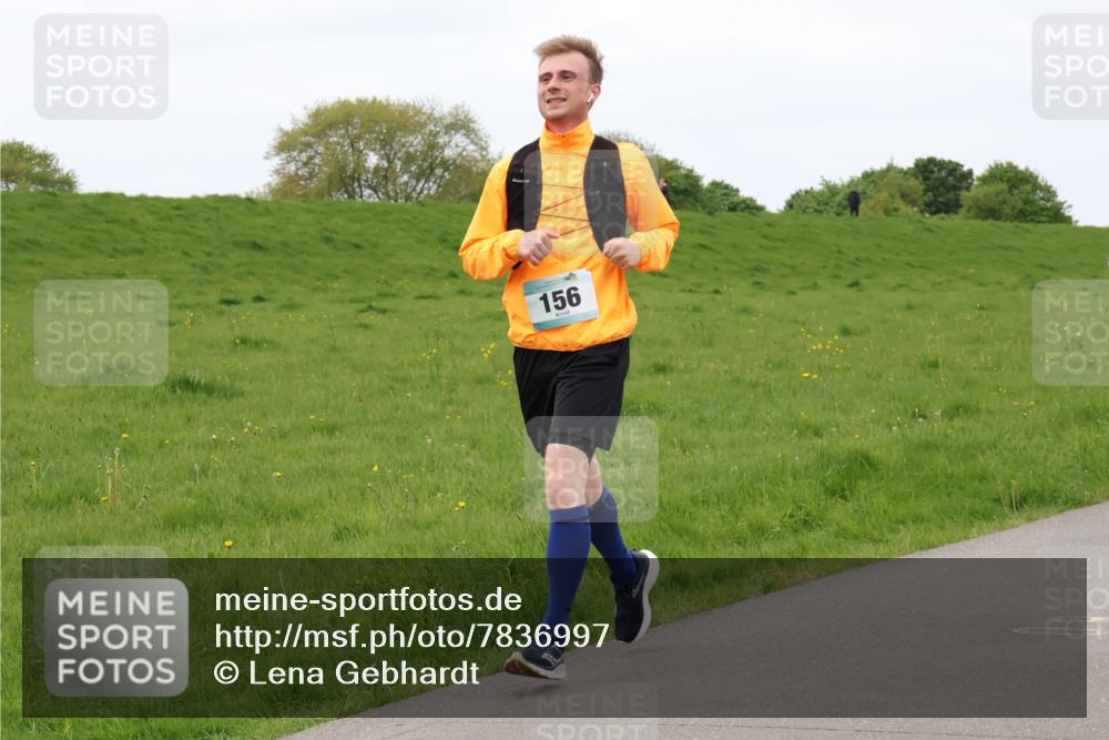 04.05.2025 - 8. Wedeler Halbmarathon Lena Gebhardt http://msf.ph/oto/7836997 04.05.2025 11:32:29 Laufen 156 meine-sportfotos.de