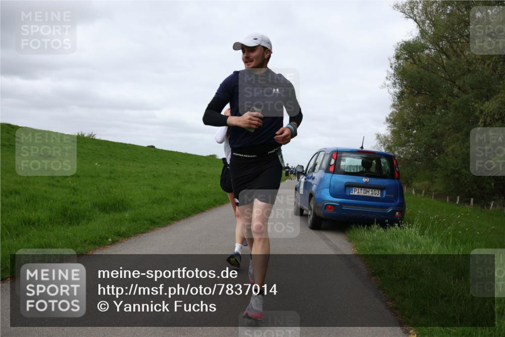 04.05.2025 - 8. Wedeler Halbmarathon Yannick Fuchs http://msf.ph/oto/7837014 04.05.2025 11:45:53 Laufen 103 meine-sportfotos.de