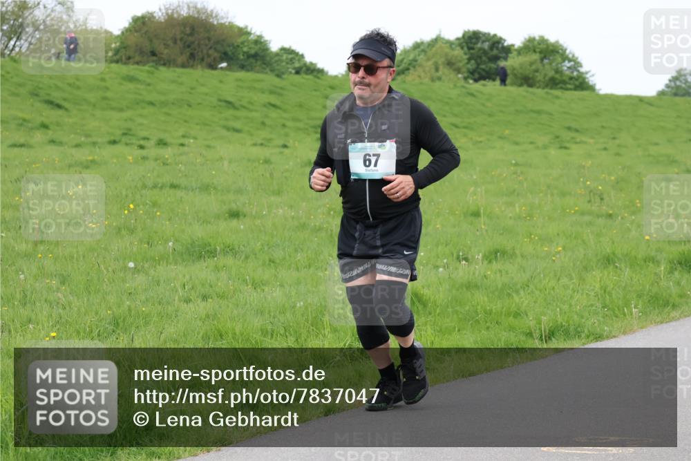 04.05.2025 - 8. Wedeler Halbmarathon Lena Gebhardt http://msf.ph/oto/7837047 04.05.2025 11:32:42 Laufen 67 meine-sportfotos.de