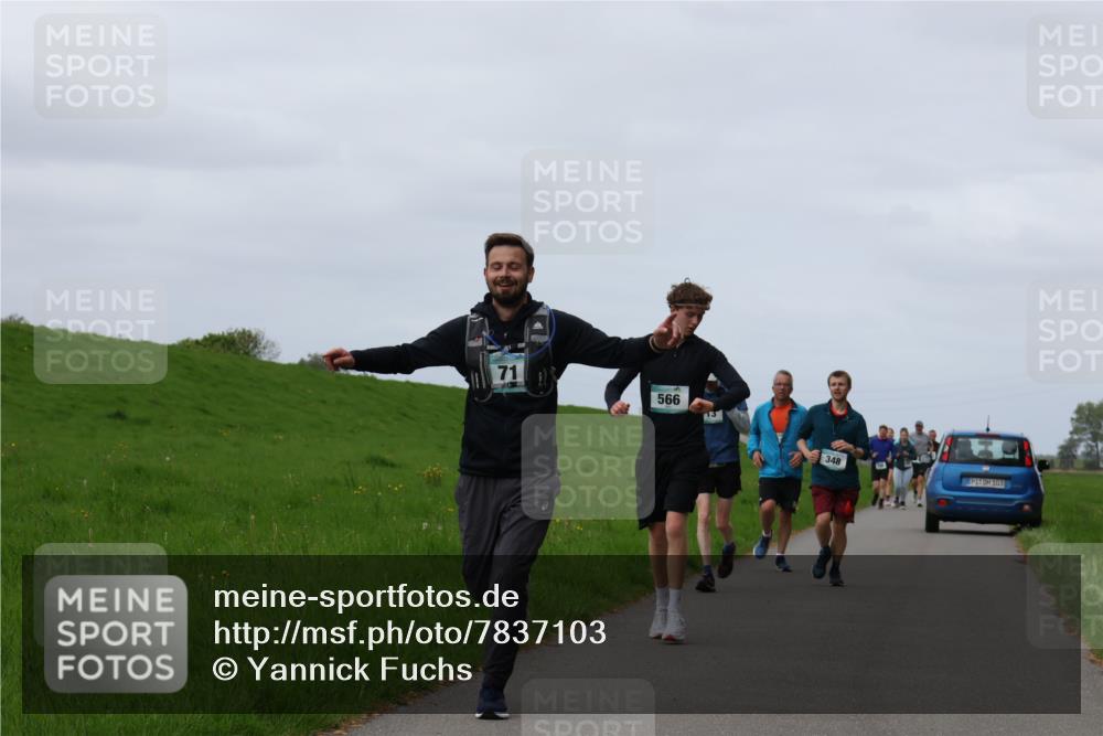 04.05.2025 - 8. Wedeler Halbmarathon Yannick Fuchs http://msf.ph/oto/7837103 04.05.2025 11:46:03 Laufen 71, 566, 348, 103 meine-sportfotos.de