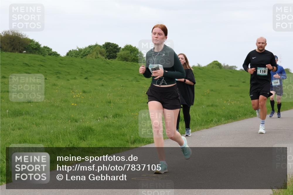 04.05.2025 - 8. Wedeler Halbmarathon Lena Gebhardt http://msf.ph/oto/7837105 04.05.2025 11:33:07 Laufen 116, 209 meine-sportfotos.de