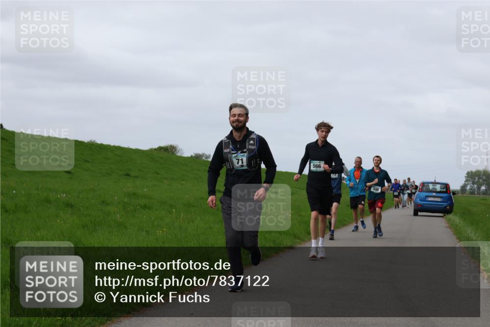 04.05.2025 - 8. Wedeler Halbmarathon Yannick Fuchs http://msf.ph/oto/7837122 04.05.2025 11:46:03 Laufen 566, 348 meine-sportfotos.de