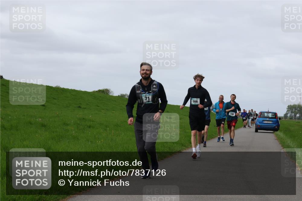 04.05.2025 - 8. Wedeler Halbmarathon Yannick Fuchs http://msf.ph/oto/7837126 04.05.2025 11:46:03 Laufen 566, 348, 203 meine-sportfotos.de