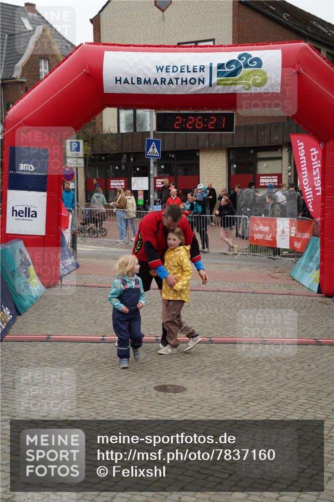 04.05.2025 - 8. Wedeler Halbmarathon Felixshl http://msf.ph/oto/7837160 04.05.2025 12:26:19 Ziel 891 meine-sportfotos.de