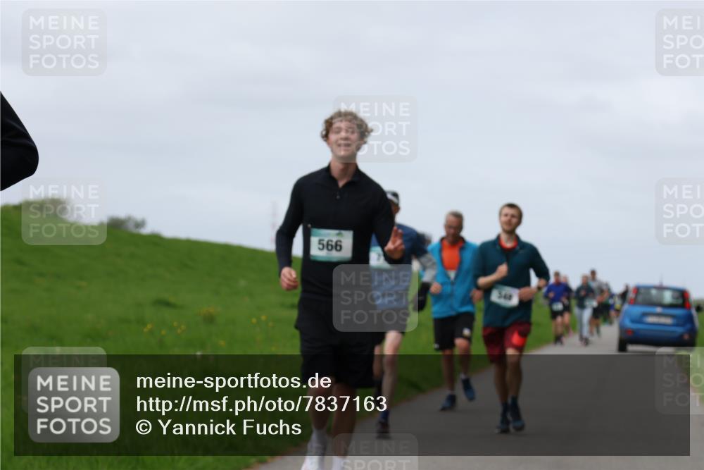 04.05.2025 - 8. Wedeler Halbmarathon Yannick Fuchs http://msf.ph/oto/7837163 04.05.2025 11:46:05 Laufen 566, 348 meine-sportfotos.de