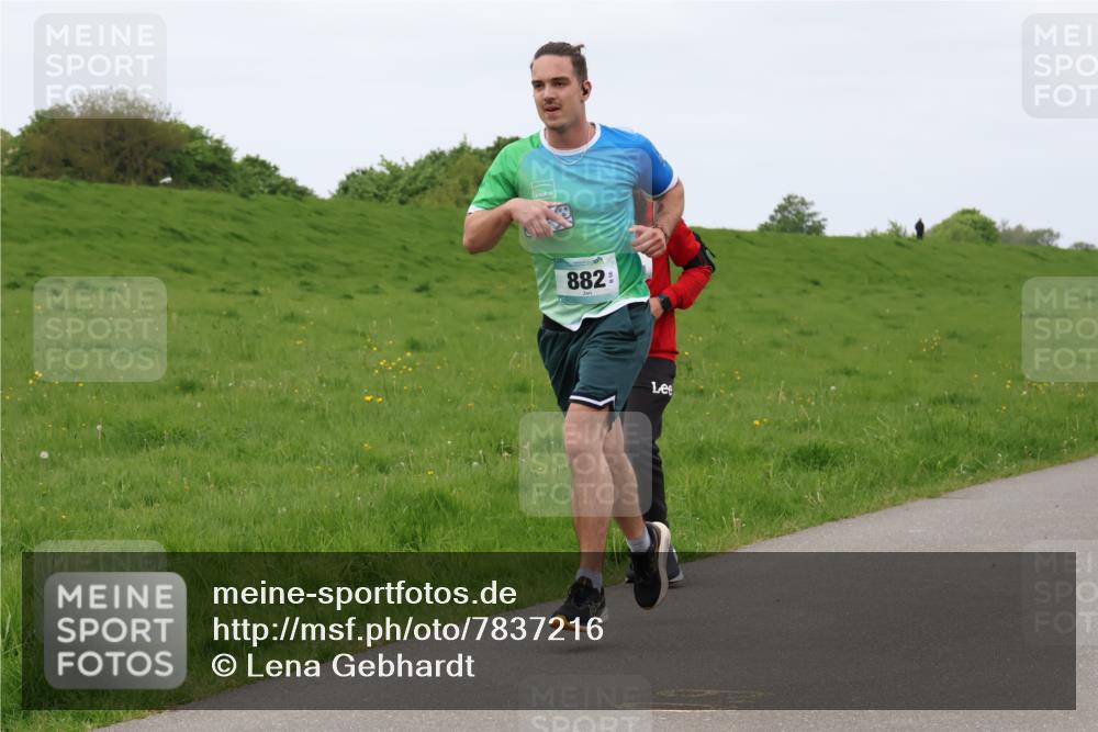04.05.2025 - 8. Wedeler Halbmarathon Lena Gebhardt http://msf.ph/oto/7837216 04.05.2025 11:33:38 Laufen 882 meine-sportfotos.de