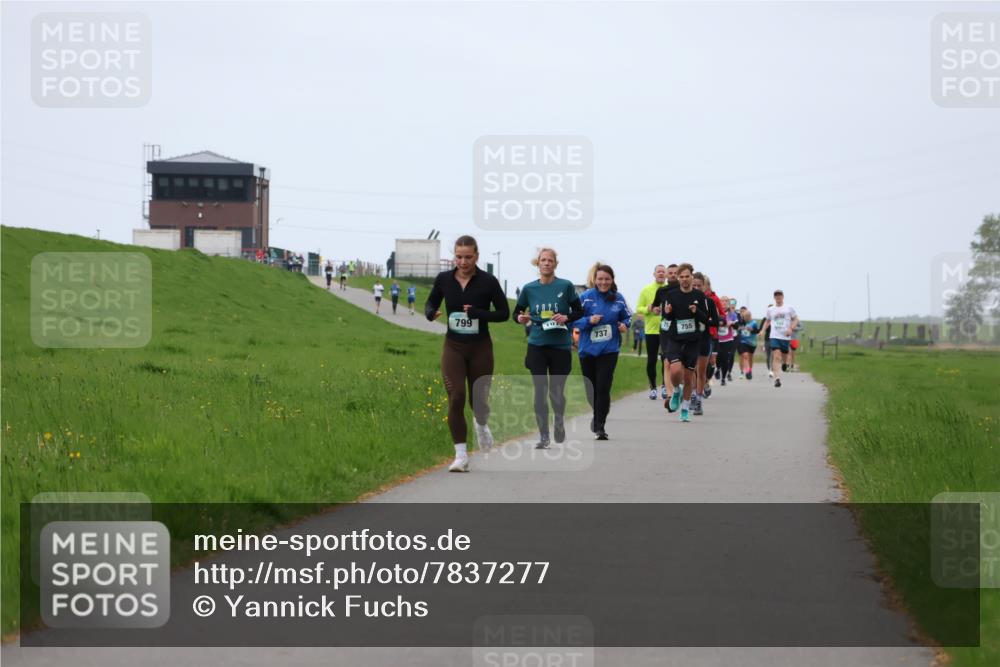 04.05.2025 - 8. Wedeler Halbmarathon Yannick Fuchs http://msf.ph/oto/7837277 04.05.2025 11:24:29 Laufen 799, 107, 75, 737, 755 meine-sportfotos.de