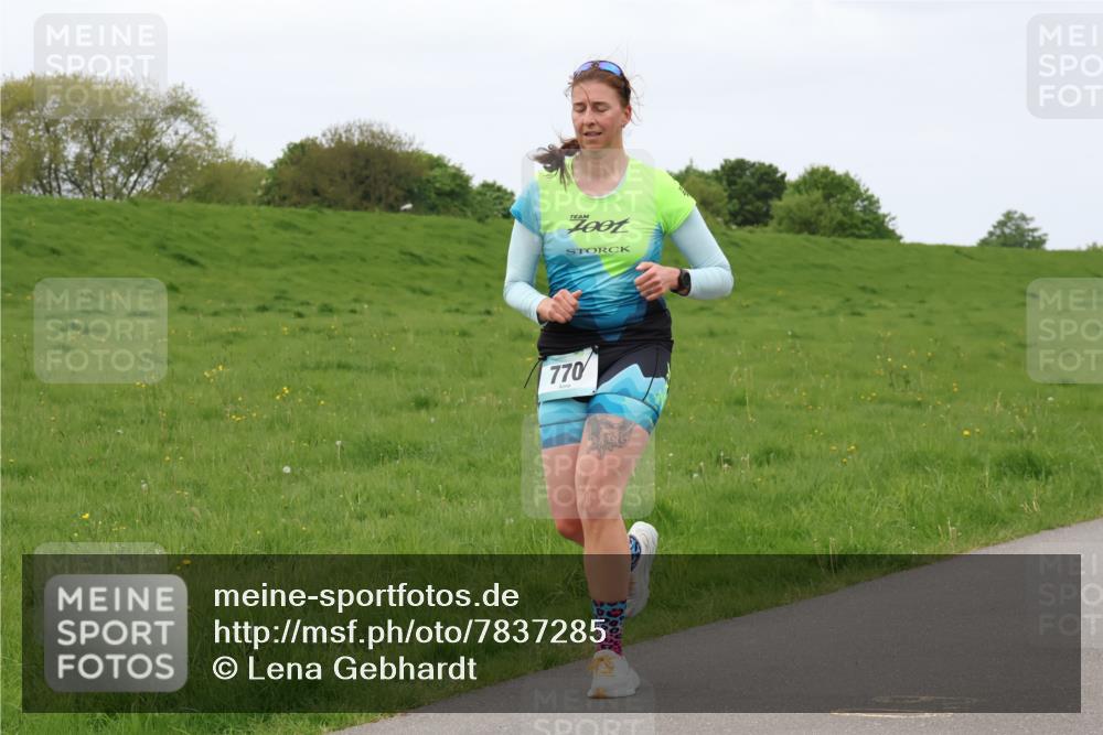 04.05.2025 - 8. Wedeler Halbmarathon Lena Gebhardt http://msf.ph/oto/7837285 04.05.2025 11:33:49 Laufen 770 meine-sportfotos.de