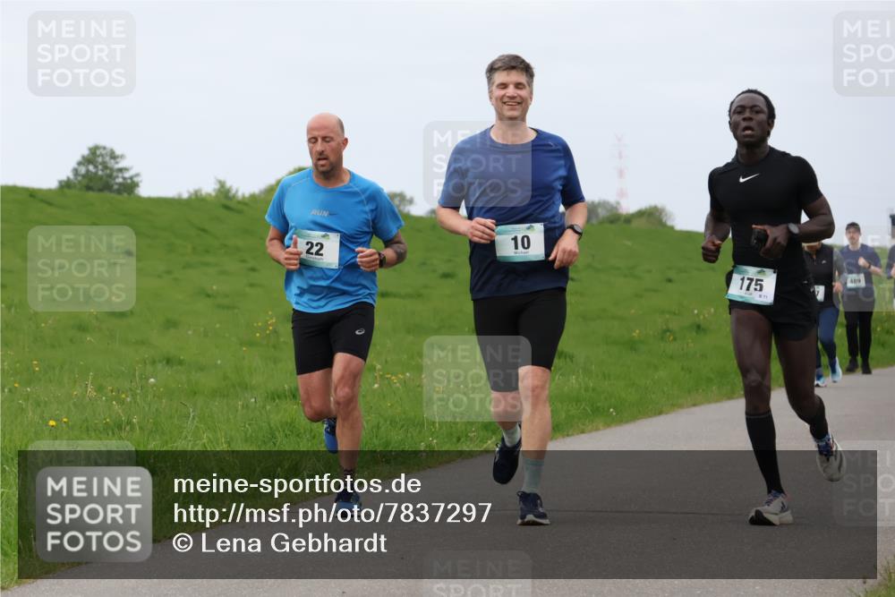 04.05.2025 - 8. Wedeler Halbmarathon Lena Gebhardt http://msf.ph/oto/7837297 04.05.2025 11:34:03 Laufen 22, 10, 175, 71, 489 meine-sportfotos.de