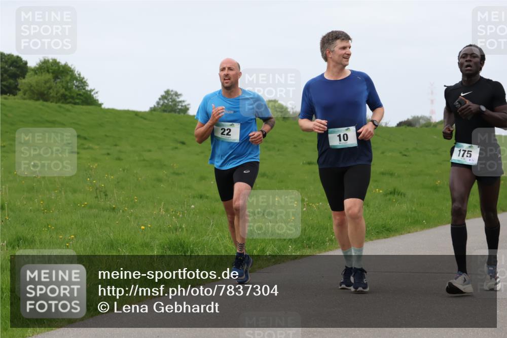 04.05.2025 - 8. Wedeler Halbmarathon Lena Gebhardt http://msf.ph/oto/7837304 04.05.2025 11:34:03 Laufen 22, 10, 175, 871 meine-sportfotos.de