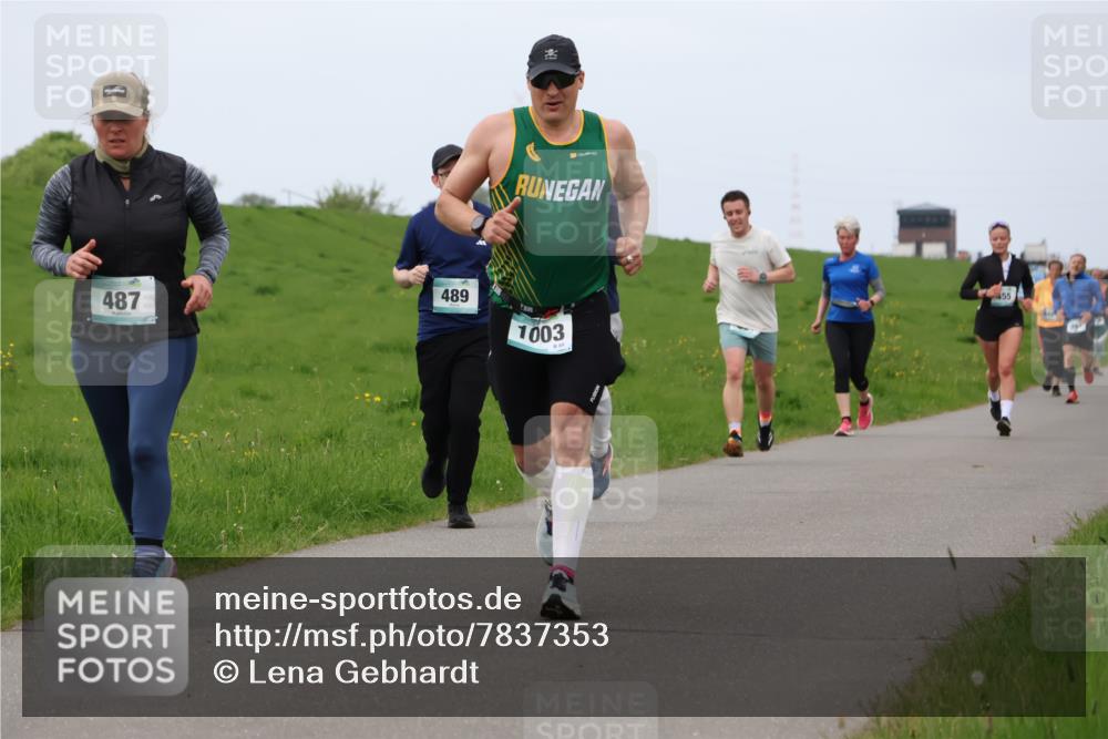 04.05.2025 - 8. Wedeler Halbmarathon Lena Gebhardt http://msf.ph/oto/7837353 04.05.2025 11:34:11 Laufen 487, 489, 1003, 55 meine-sportfotos.de