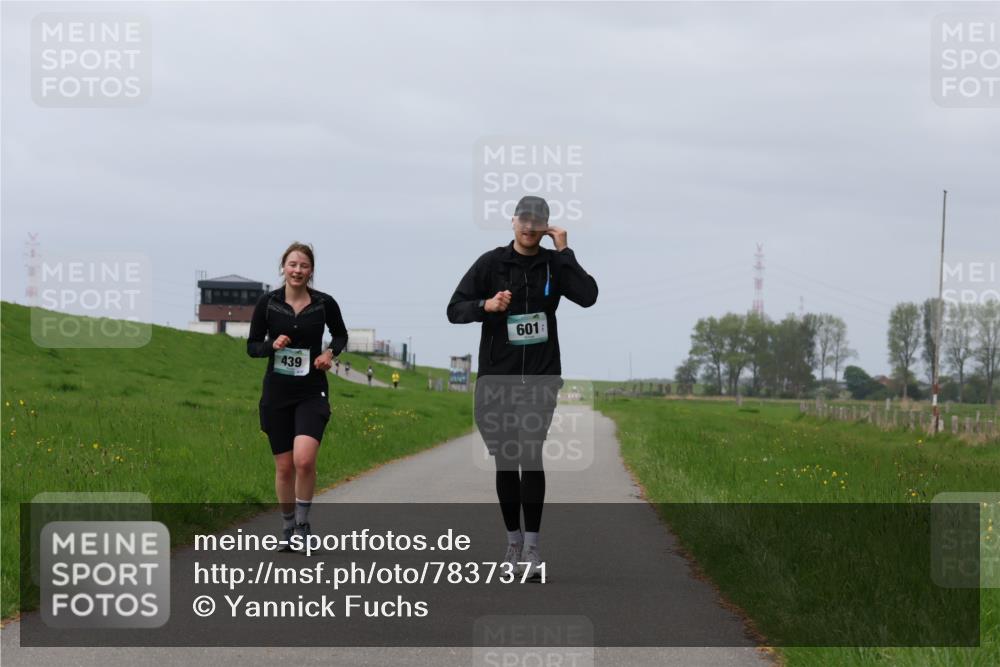 04.05.2025 - 8. Wedeler Halbmarathon Yannick Fuchs http://msf.ph/oto/7837371 04.05.2025 12:00:34 Laufen 439, 601 meine-sportfotos.de