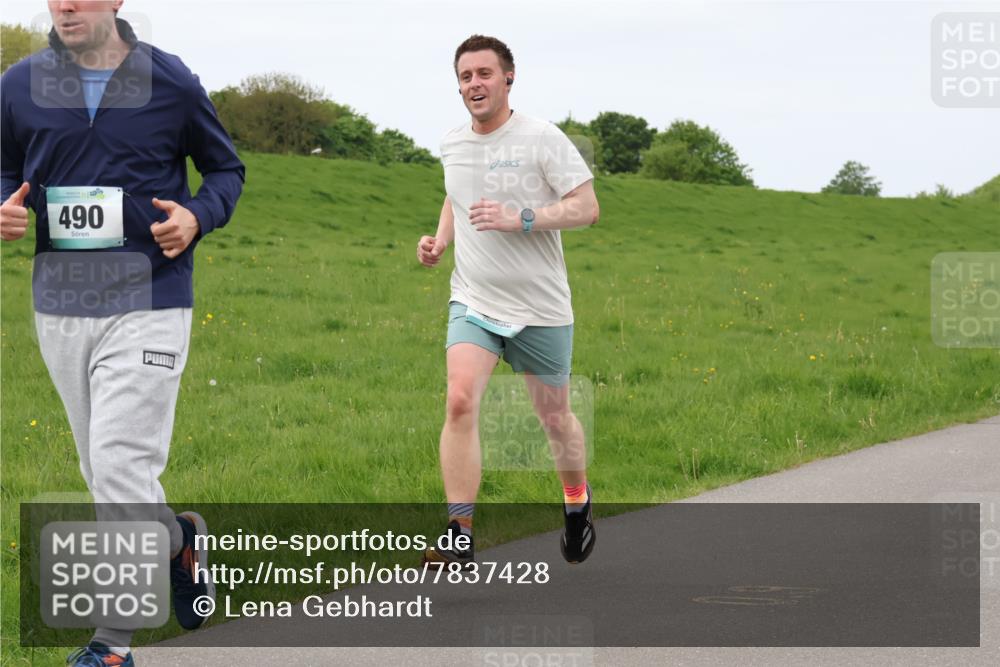 04.05.2025 - 8. Wedeler Halbmarathon Lena Gebhardt http://msf.ph/oto/7837428 04.05.2025 11:34:20 Laufen 490 meine-sportfotos.de