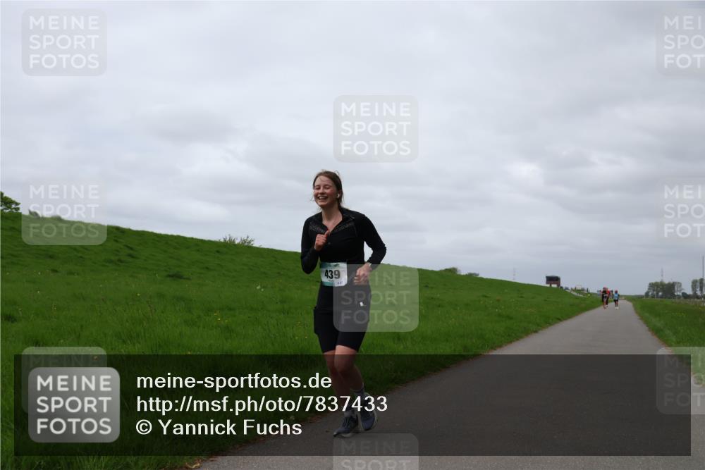 04.05.2025 - 8. Wedeler Halbmarathon Yannick Fuchs http://msf.ph/oto/7837433 04.05.2025 12:00:41 Laufen 439 meine-sportfotos.de