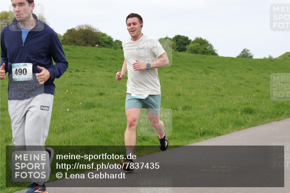 04.05.2025 - 8. Wedeler Halbmarathon Lena Gebhardt http://msf.ph/oto/7837435 04.05.2025 11:34:20 Laufen 490 meine-sportfotos.de