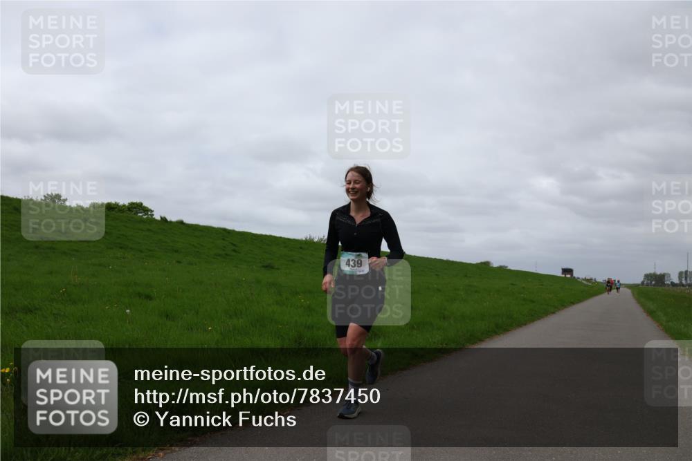 04.05.2025 - 8. Wedeler Halbmarathon Yannick Fuchs http://msf.ph/oto/7837450 04.05.2025 12:00:41 Laufen 439, 67 meine-sportfotos.de