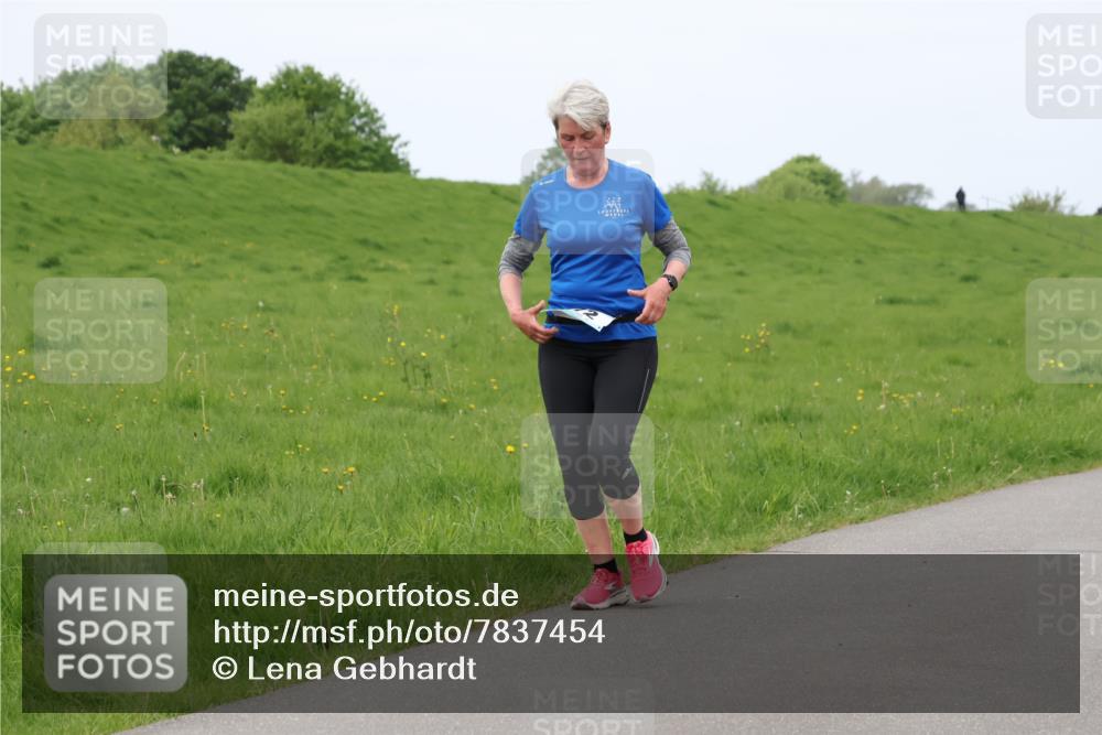 04.05.2025 - 8. Wedeler Halbmarathon Lena Gebhardt http://msf.ph/oto/7837454 04.05.2025 11:34:24 Laufen 222 meine-sportfotos.de