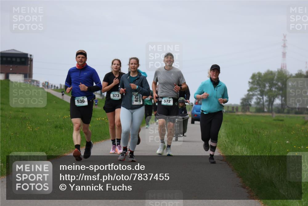 04.05.2025 - 8. Wedeler Halbmarathon Yannick Fuchs http://msf.ph/oto/7837455 04.05.2025 11:46:16 Laufen 573, 530, 529, 572, 14 meine-sportfotos.de