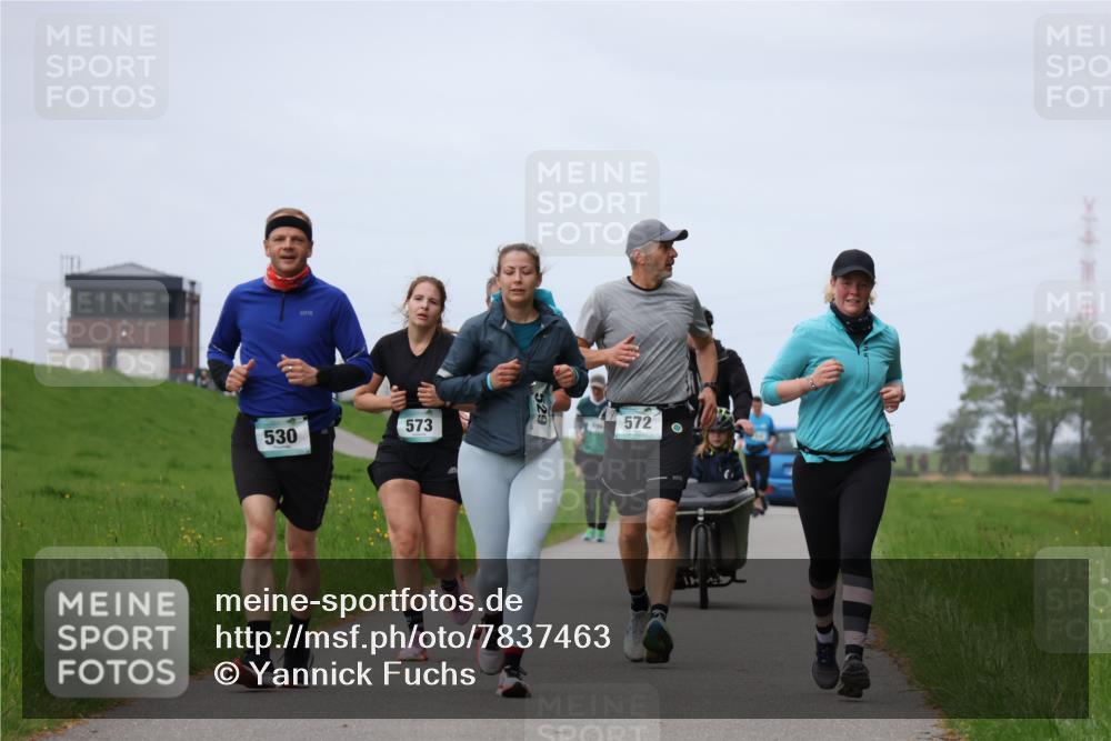 04.05.2025 - 8. Wedeler Halbmarathon Yannick Fuchs http://msf.ph/oto/7837463 04.05.2025 11:46:18 Laufen 573, 530, 529, 572 meine-sportfotos.de