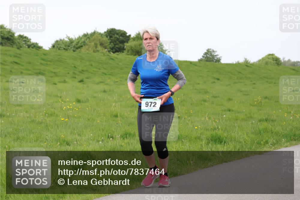 04.05.2025 - 8. Wedeler Halbmarathon Lena Gebhardt http://msf.ph/oto/7837464 04.05.2025 11:34:25 Laufen 222, 972 meine-sportfotos.de