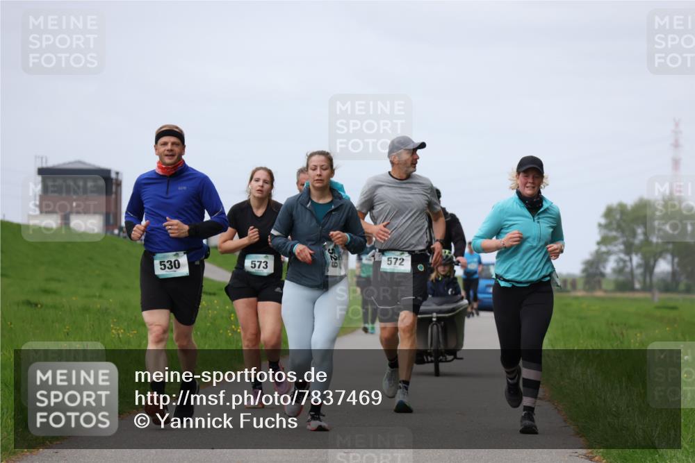 04.05.2025 - 8. Wedeler Halbmarathon Yannick Fuchs http://msf.ph/oto/7837469 04.05.2025 11:46:18 Laufen 530, 573, 529, 572 meine-sportfotos.de