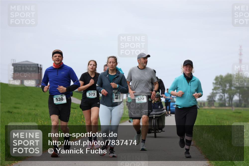 04.05.2025 - 8. Wedeler Halbmarathon Yannick Fuchs http://msf.ph/oto/7837474 04.05.2025 11:46:18 Laufen 530, 573, 529, 572 meine-sportfotos.de