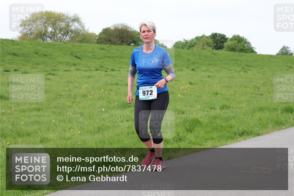 04.05.2025 - 8. Wedeler Halbmarathon Lena Gebhardt http://msf.ph/oto/7837478 04.05.2025 11:34:27 Laufen 972, 138 meine-sportfotos.de