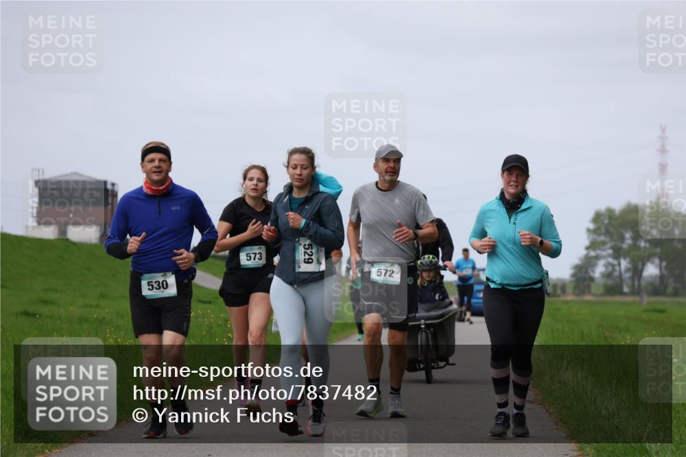 04.05.2025 - 8. Wedeler Halbmarathon Yannick Fuchs http://msf.ph/oto/7837482 04.05.2025 11:46:18 Laufen 530, 573, 529, 572 meine-sportfotos.de