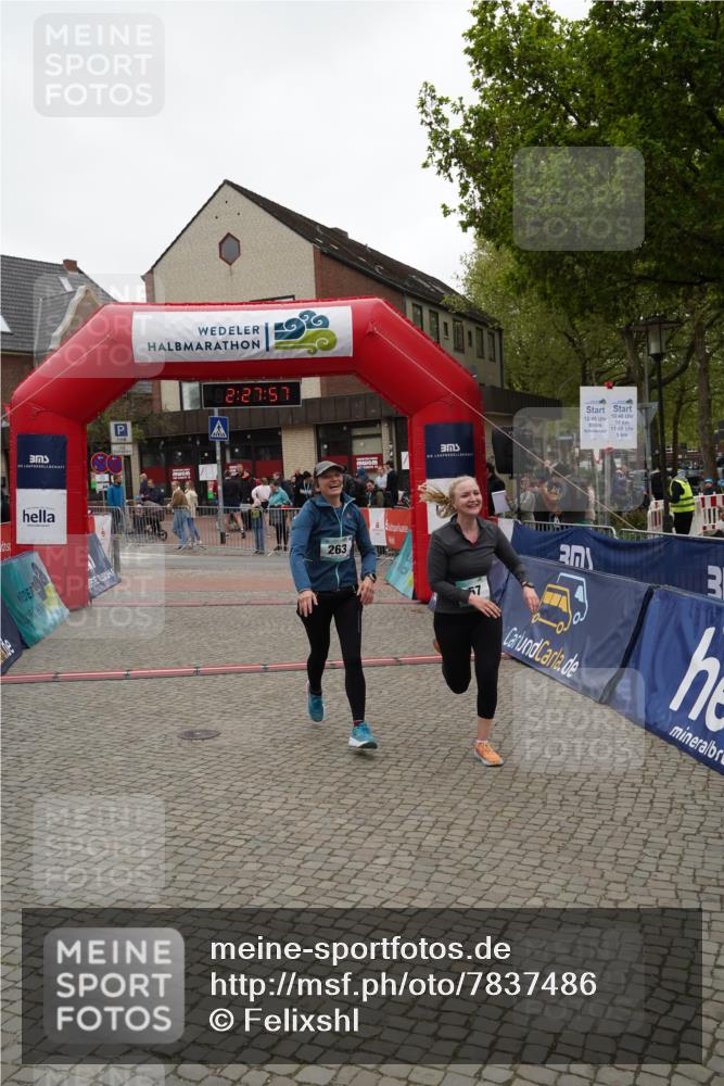 04.05.2025 - 8. Wedeler Halbmarathon Felixshl http://msf.ph/oto/7837486 04.05.2025 12:27:55 Ziel 57, 263 meine-sportfotos.de