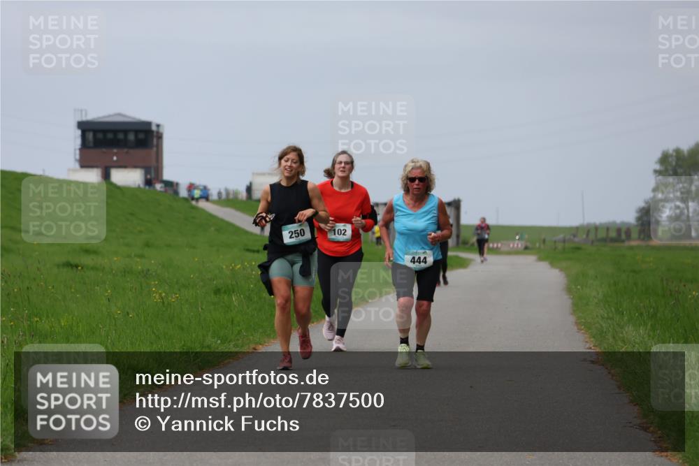 04.05.2025 - 8. Wedeler Halbmarathon Yannick Fuchs http://msf.ph/oto/7837500 04.05.2025 12:00:53 Laufen 250, 102, 444 meine-sportfotos.de